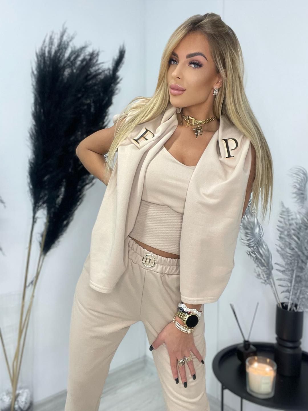 trening bumbac paparazzi,culoarea avocado, din trei piese, bluza , bustiera si pantaloni